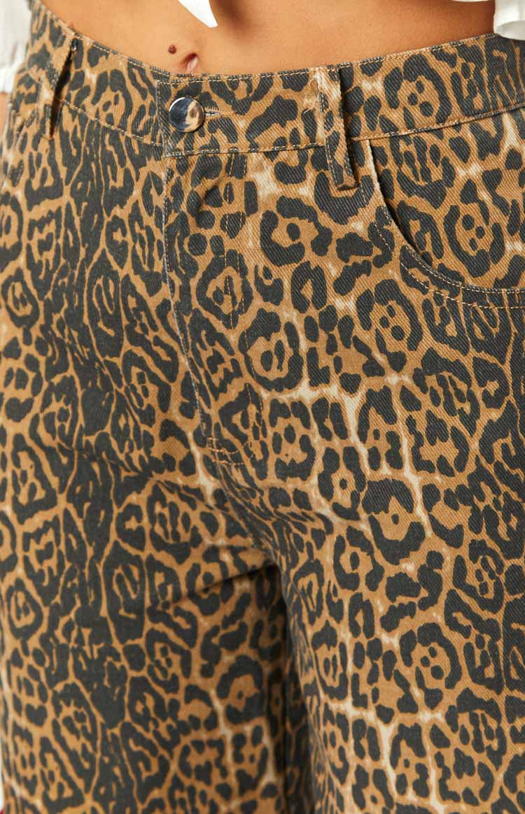 Sofie™ | Serena Leopard Print Straight Fit Jeans